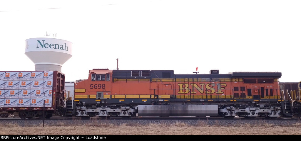 BNSF 5698